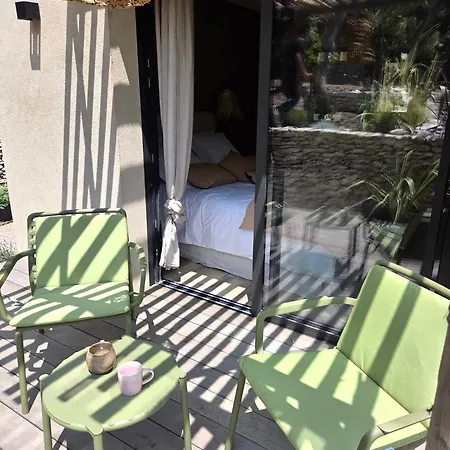 Maison Mahana Bed & Breakfast *