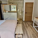 Maison Mahana Hotel