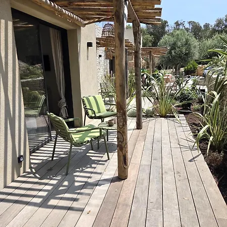 Maison Mahana Bed & Breakfast *