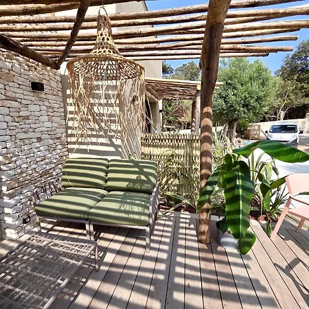 Maison Mahana Bed & Breakfast