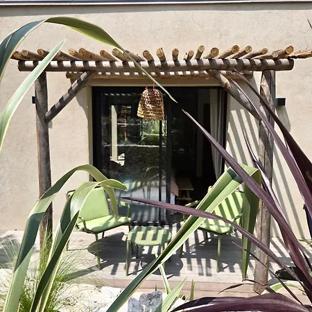 Maison Mahana Bed & Breakfast