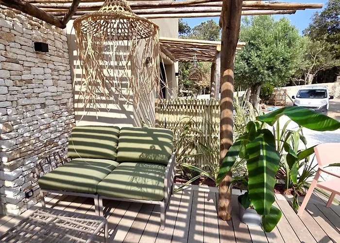 Maison Mahana Bed & Breakfast