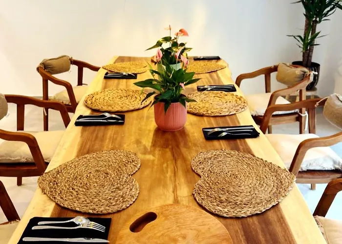 Maison Mahana Bed & Breakfast *