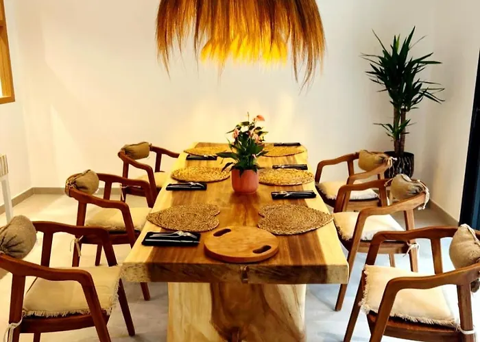 Maison Mahana Bed & Breakfast *